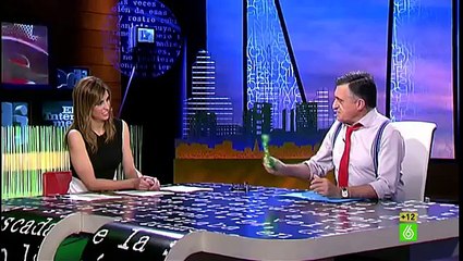 Sandra Sabatés analiza la actualidad política con unas gafas de los chinos