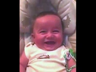 Ce bébé est trop délirant !