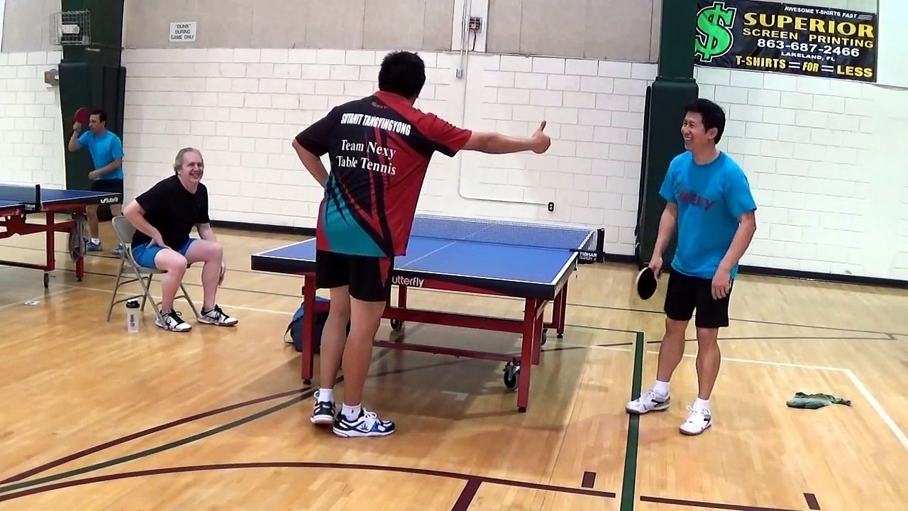 Coup dans le dos au tennis de table
