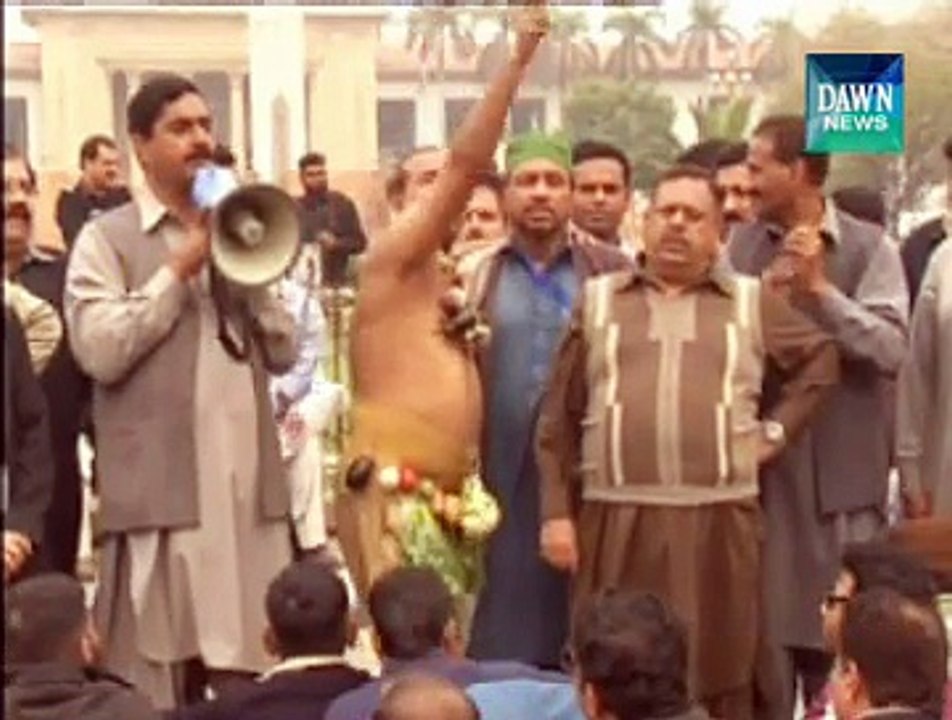 APCA stages protest outside Punjab assembly