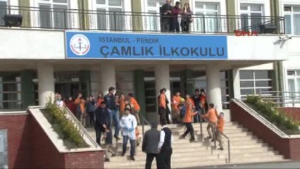 Boşanma Davası Açtığı Kocası Tarafından Okulda Bıçaklandı