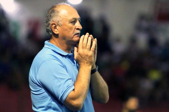 Após debandada, Felipão cobra reforços no Grêmio