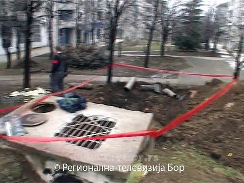 Sanacija rupa na putevima i oko njih, 24. februar 2015. (RTV Bor)