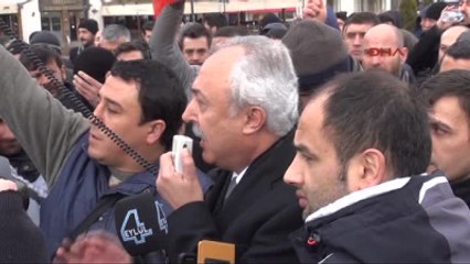 CHP'li Özdemir'den Ücret Eylemi Yapan İşçilere Destek