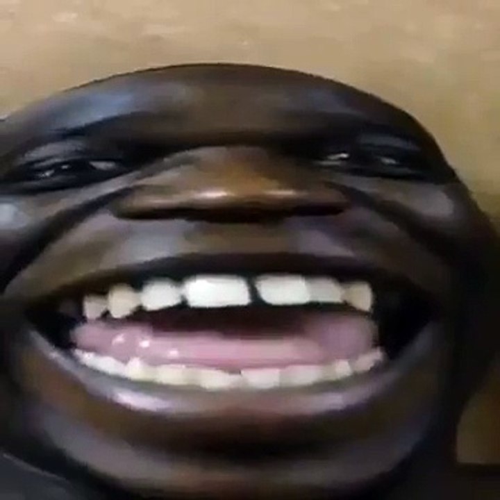 So funny face of this man.........{lolzxxx}......!!!!!