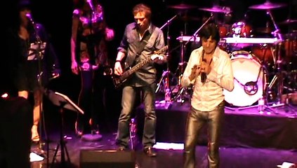 Anniversaire JLL 22/12/2014 au Théâtre Déjazet accompagné de ses musiciens et choristes....