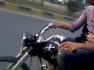 Boy One wheeling on Bike with Girl  - Video Dailymotion