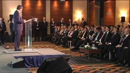 Davutoğlu: "Siyaset, Ekonominin Önünü Açmak İçin Var"