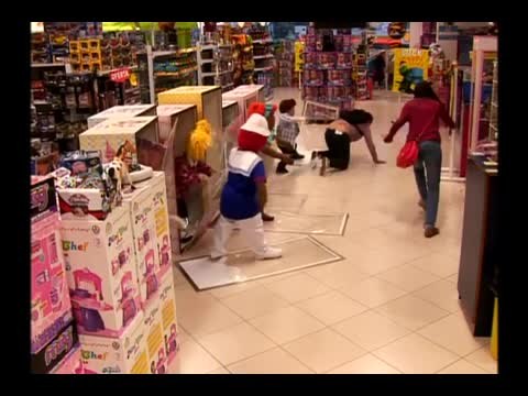 Anões viram bonecos vivos