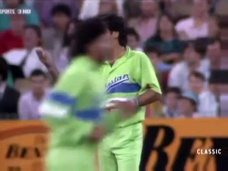 Batsman Shivering while Imran Khan Bowling