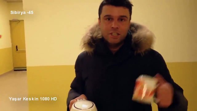 Sibiryada -45 Derece Soğukta Kaynar Su Dökmek