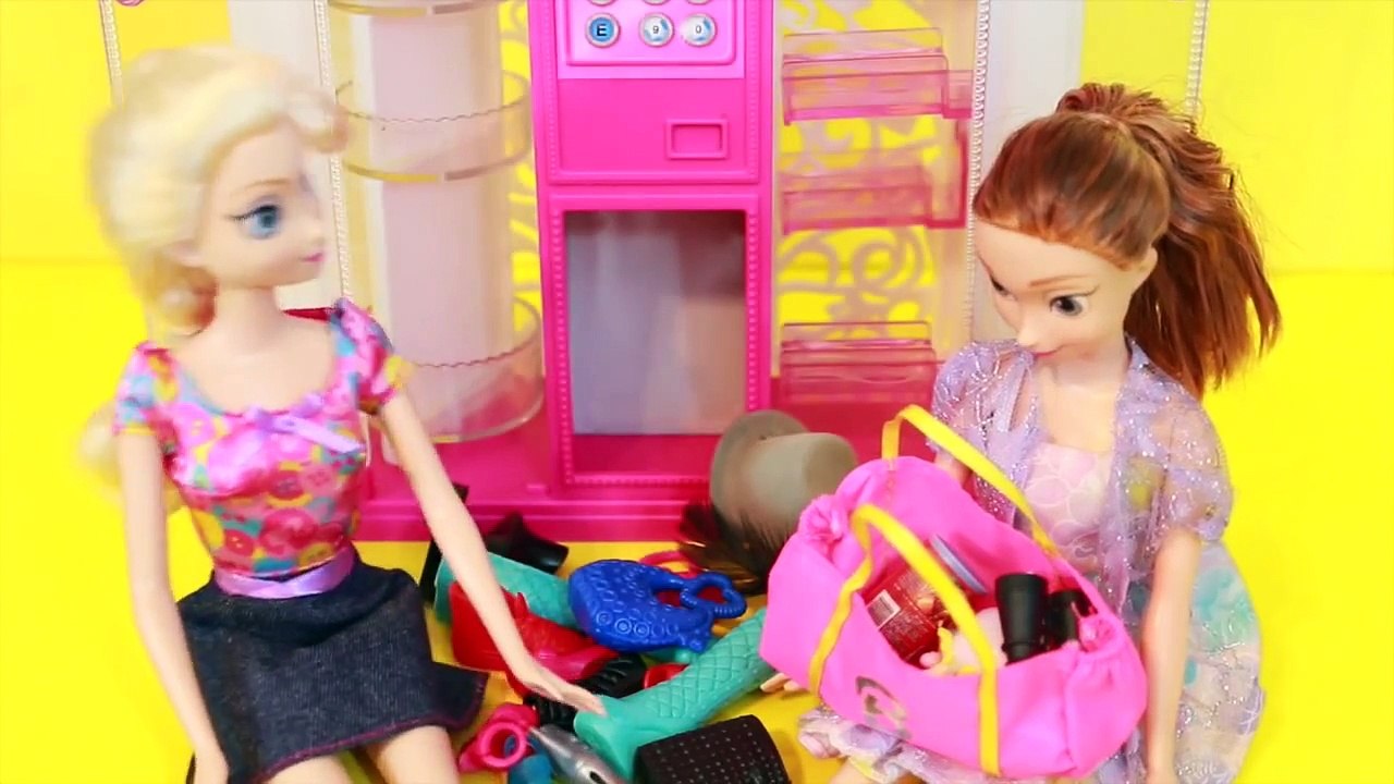 AllToyCollector Frozen Elsa & Anna PRANK BARBIE Fashion Vending Machine