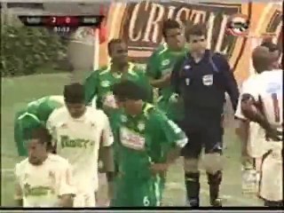 Luis Guadalupe: Recuerda cuando &#039;emuló&#039; a Ronaldinho (VIDEO)