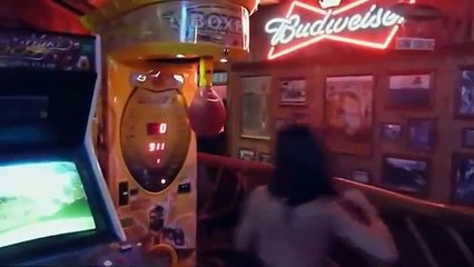 Cet homme se prend le vent le plus violent de son existence !