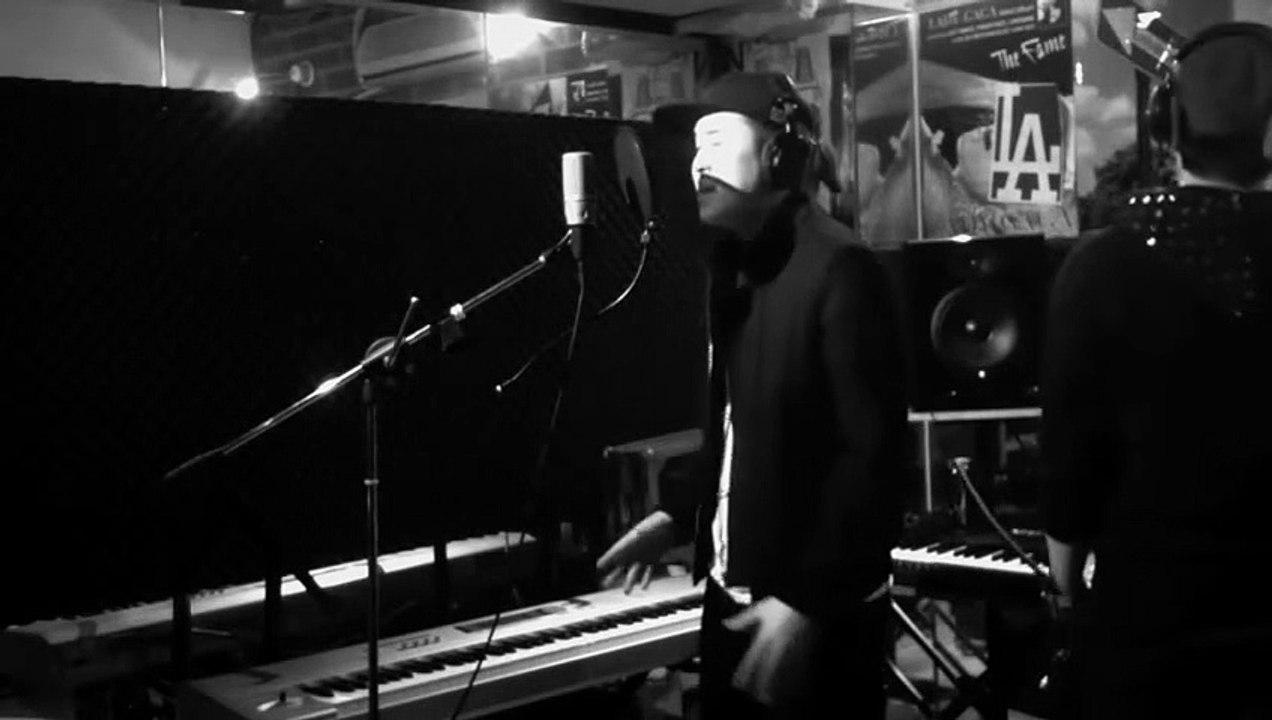 Jun.k (2PM) & Chance (ONE WAY) - LOVE (COVER) - YouTube