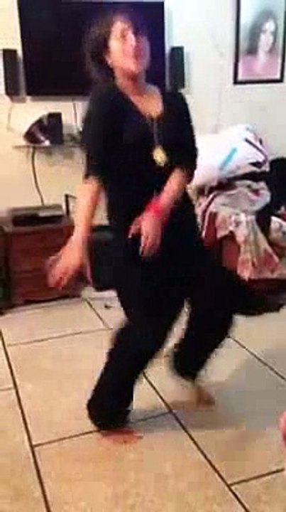 Pakistani hot girl in home dance 2015