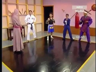 Gelak Khas - Belajar silat