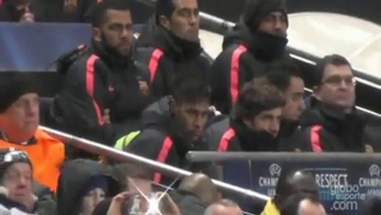 Neymar s'embrouille avec un supporter de City...