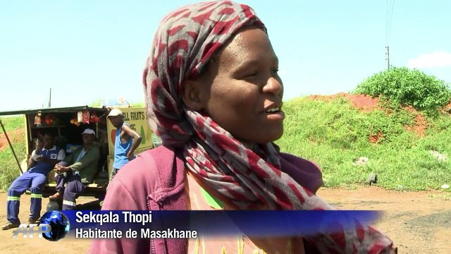 Des brouettes de charbon en attendant l'électricité