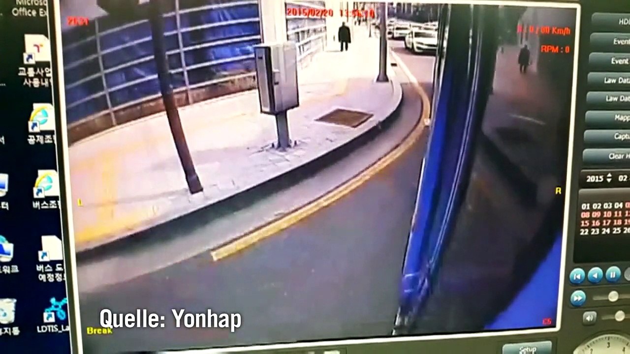 Verschlungen von einem Loch im Gehweg