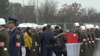 Şehit Pilotların Naaşı Memleketlerine Gönderildi (2)