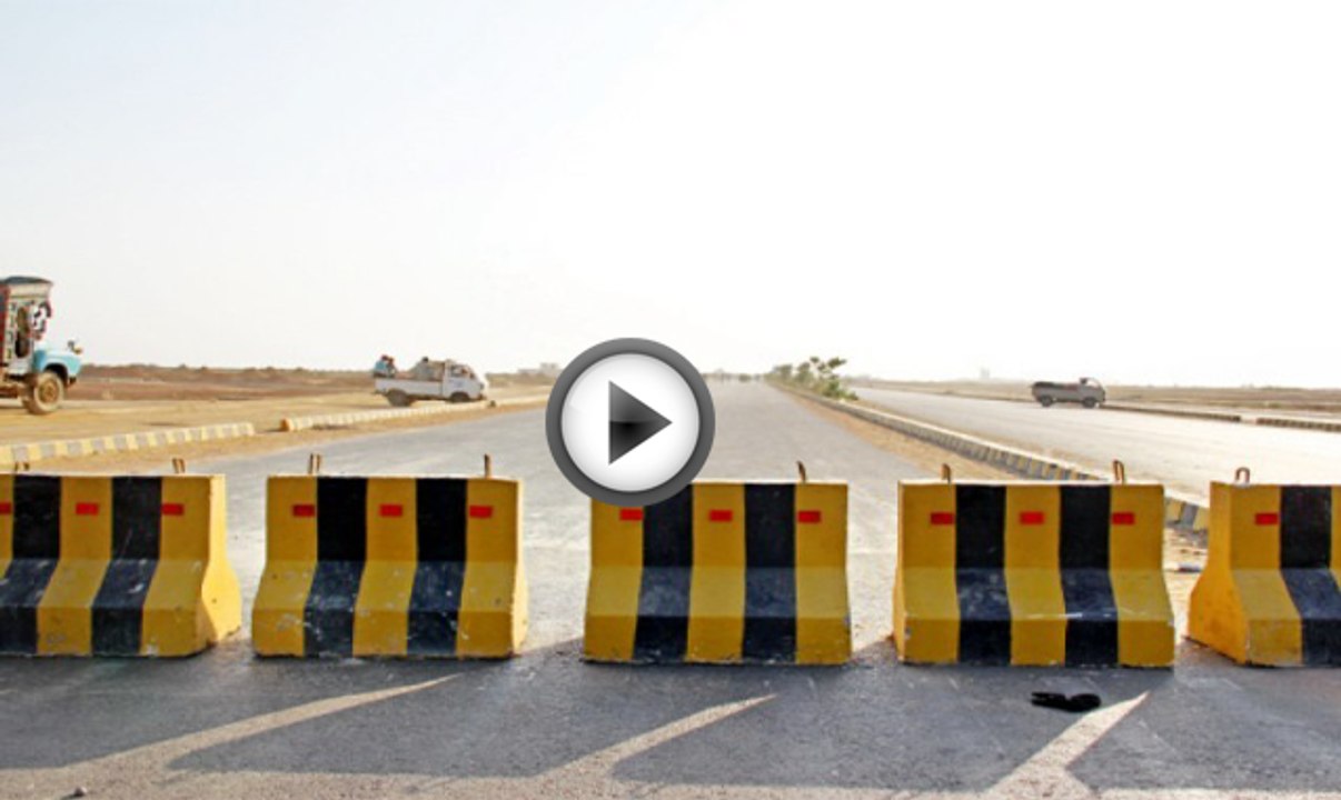 Karachi called city of Barriers