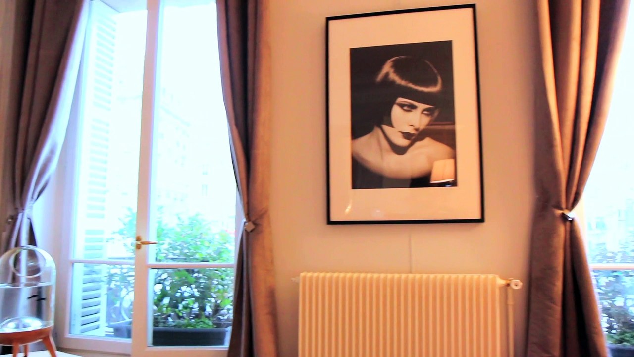 Un appartement aménagé comme une galerie d'art