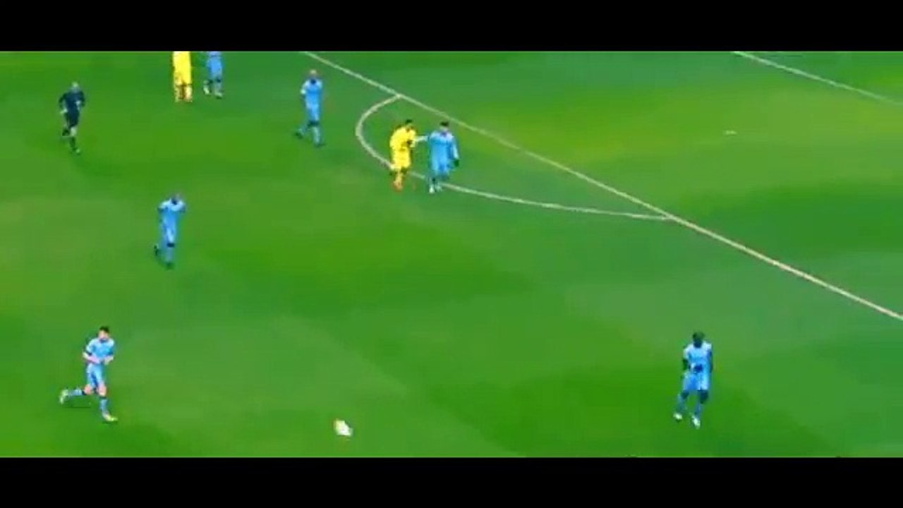 Barcelona: ¿Luis Suárez trató de morder a Martín Demichelis en esta jugada?