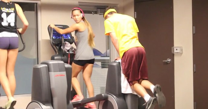 Spor Salonunda Kızlara Salça Olmak!