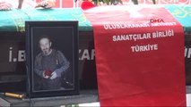 İzmir Gazeteci Sedat Peker Son Yolculuğuna Uğurlandı