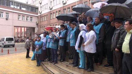 Adıyaman'da Sağlık-Sen Üyelerinden Yağmurda Eylem