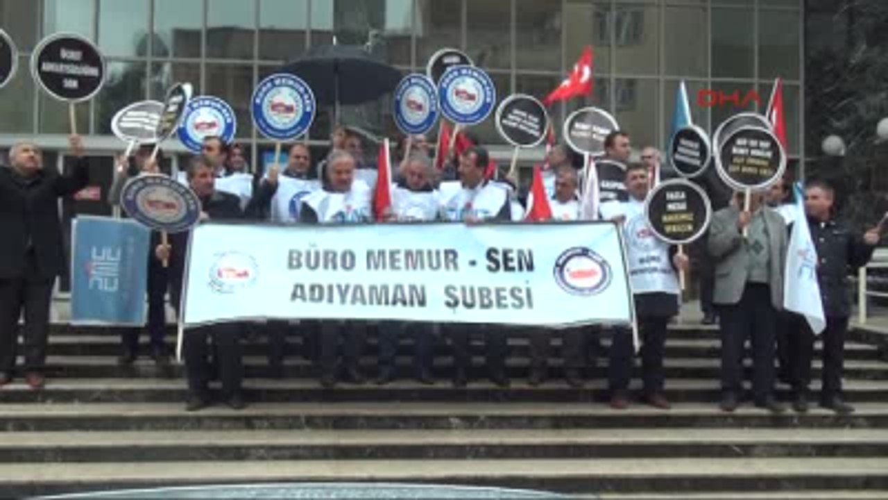 Adıyaman'da Sendika Üyelerinden Maliye Çalışanlarına Destek Eylemi