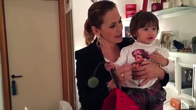 BARBARADURSO.COM - Guardate la piccola Maria nel mio camerino!! Sono pazza di questo video...Fa le imitazioni!