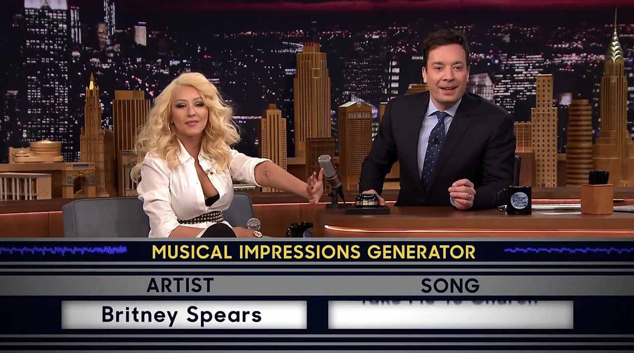 Christina Aguilera imite Britney Spears