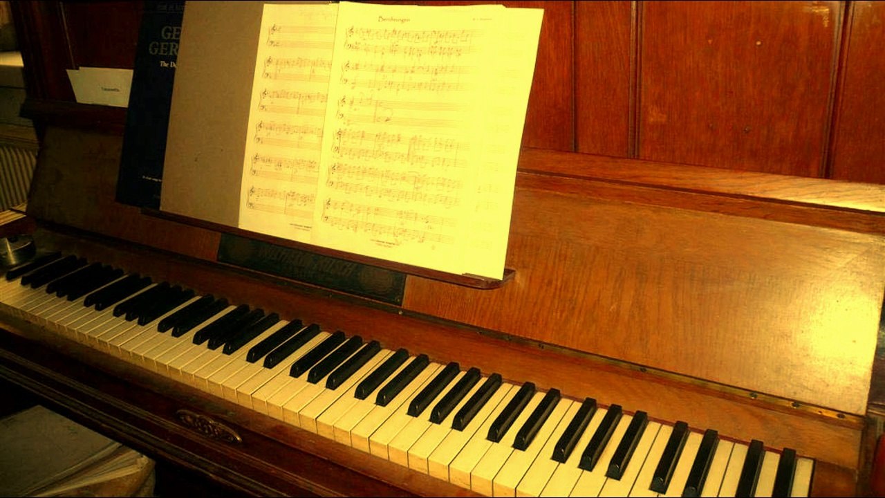 ERNST WIRD HEITER (Klavier, Solo)