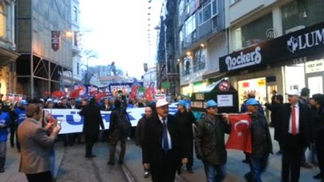 Türk-İş'ten Kıdem Tazminatı Protestosu