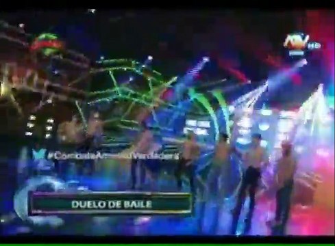 Combate: Integrantes en sexy desafío de baile (VIDEO)