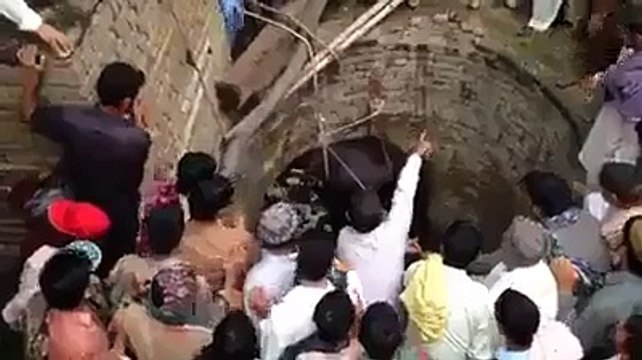 اسے کہتے ہیں گئی بھینس پانی میں ،،، الله معاف کرے اور رحم کرے