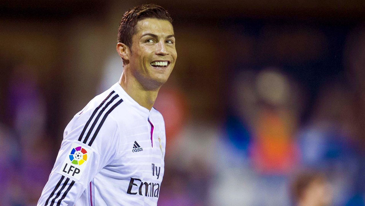 Cristiano Ronaldo Dresses up as Homeless Man to Surprise Young Fan