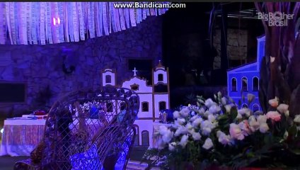 Fernando dançando Michael Jackson no quarto do Líder