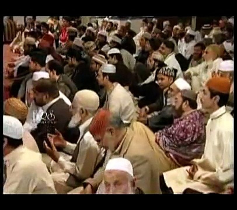 Dar-e-Nabi Per Ye Umar Beetay