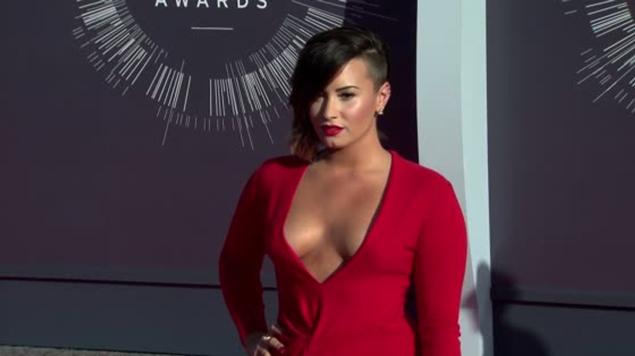 Demi Lovato wurde mit Atemnot in die Notaufnahme eingeliefert