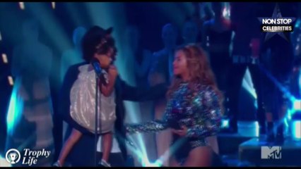 Tải video: Un nouveau clash entre Beyoncé, Jay Z et Solange Knowles ?