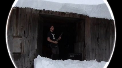 Best way ever to clear snow off your roof