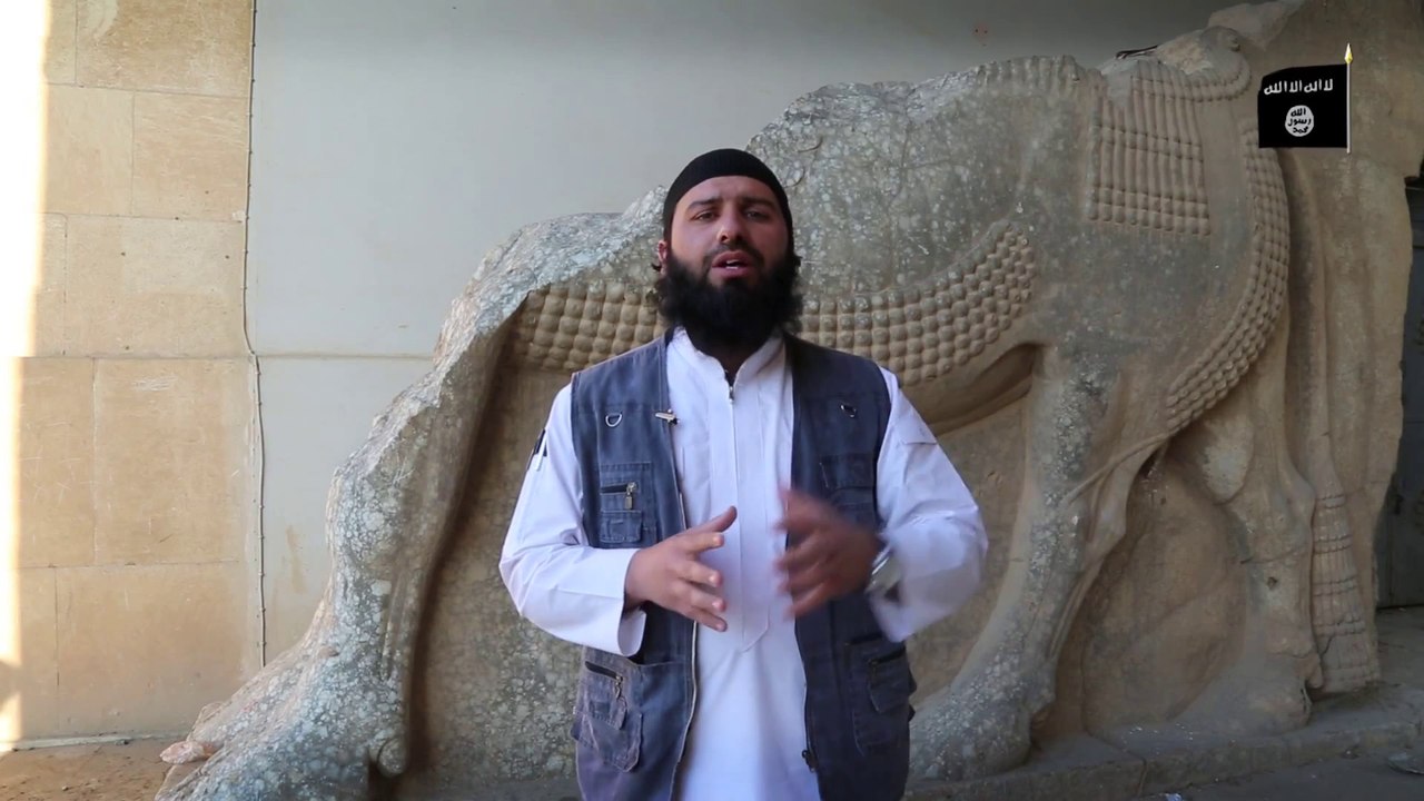 Jihadists destroy historic statues in Nineveh museum in Iraq