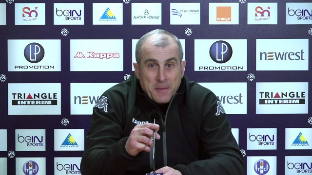 Alain Casanova en conférence de presse avant TFC/ASSE