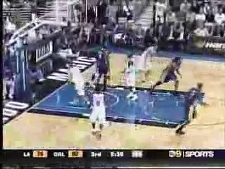 Kobe Dunks On Dwight Howard