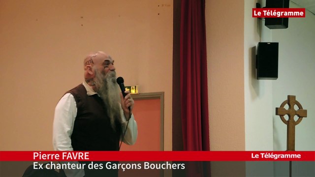 Douarnenez Pierre FAVRE (ex chanteur des Garçons Bouchers) au Lycée St Blaise