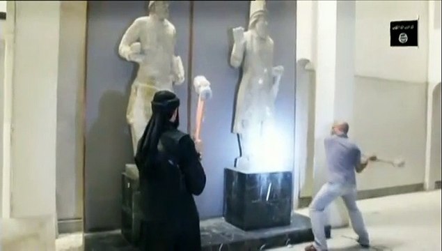 Des jihadistes de l'Etat islamique détruisent des œuvres archéologiques à Mossoul