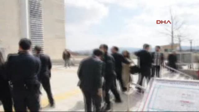 Elazığ Adliye Önündeki Kavgaya Biber Gazlı Müdahale